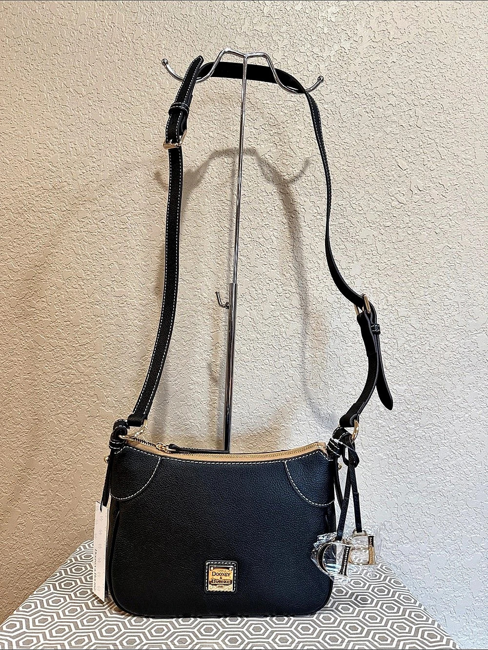 Dooney & Bourke Sorrento Crossbody Hobo 22 Leather Black
